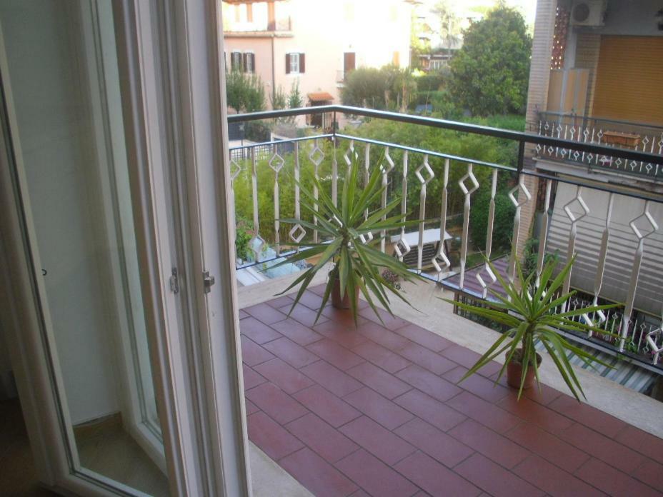 Lovely Little Apartment In Via Aurelia Roma Exterior foto